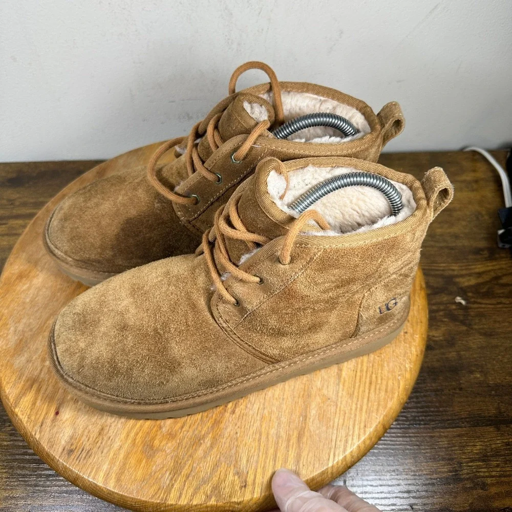 UGG Mens Neumel Suede Lace Up Chukka Boots Chestnut Size 6 101720K